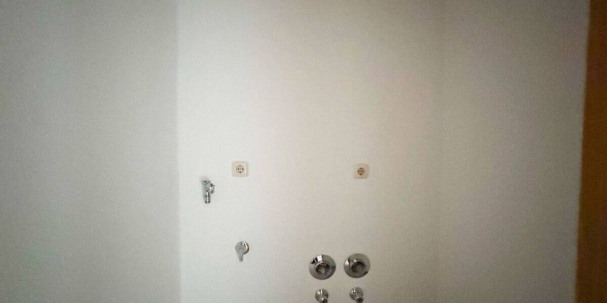 Großzügige, komplett sanierte 5-Raum-Wohnung mit zwei Bädern in Gornsdorf!! 5 zimmer