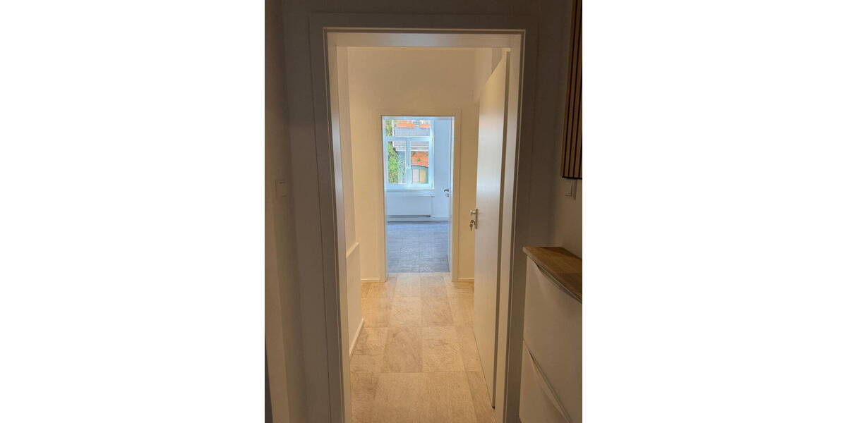 Etagenwohnung Stuttgart Süd - 2 Zimmer, 70 m&sup2;, 1.200&euro; | Angebot:26072353