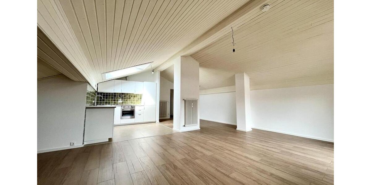 Dachgeschoßwohnung Bergen - 1.5 Zimmer, 64 m&sup2;, 890&euro; | Angebot:26613871