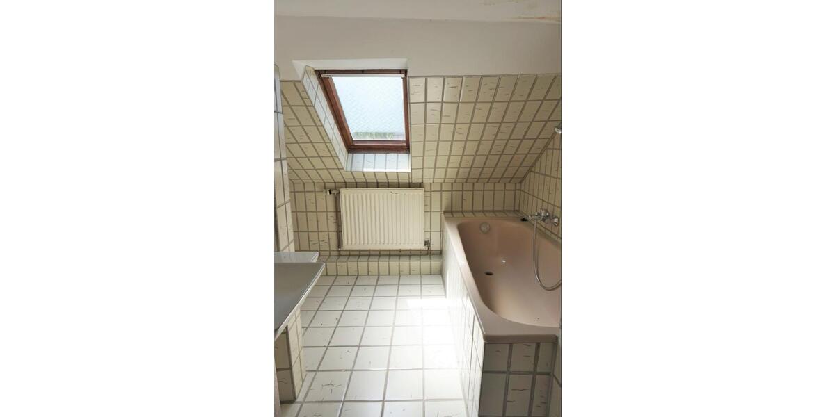 Dachgeschoßwohnung Essen Stadtbezirk VII - 2 Zimmer, 34 m&sup2;, 390&euro; | Angebot:26035225