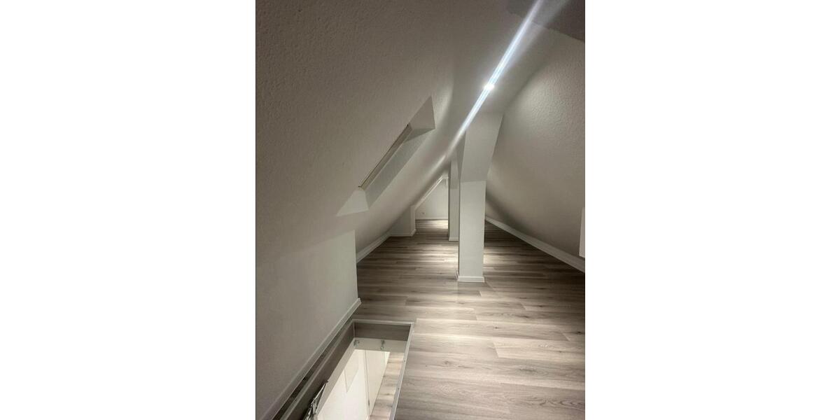 Dachgeschoßwohnung Hilden Kalstert - 3.5 Zimmer, 90 m&sup2;, 949&euro; | Angebot:25960286