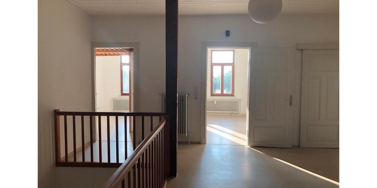 Dachgeschoßwohnung Elsfleth - 5 Zimmer, 171 m&sup2;, 1.085&euro; | Angebot:25904817