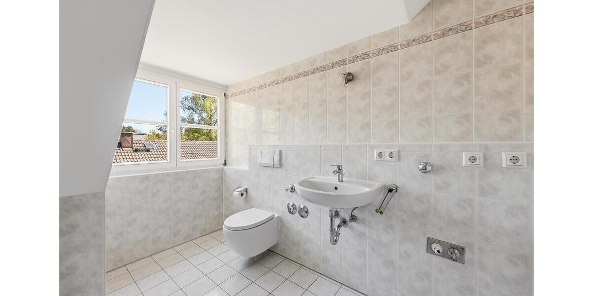 Dachgeschoßwohnung München Trudering-Riem - 3 Zimmer, 88 m&sup2;, 1.650&euro; | Angebot:26365750