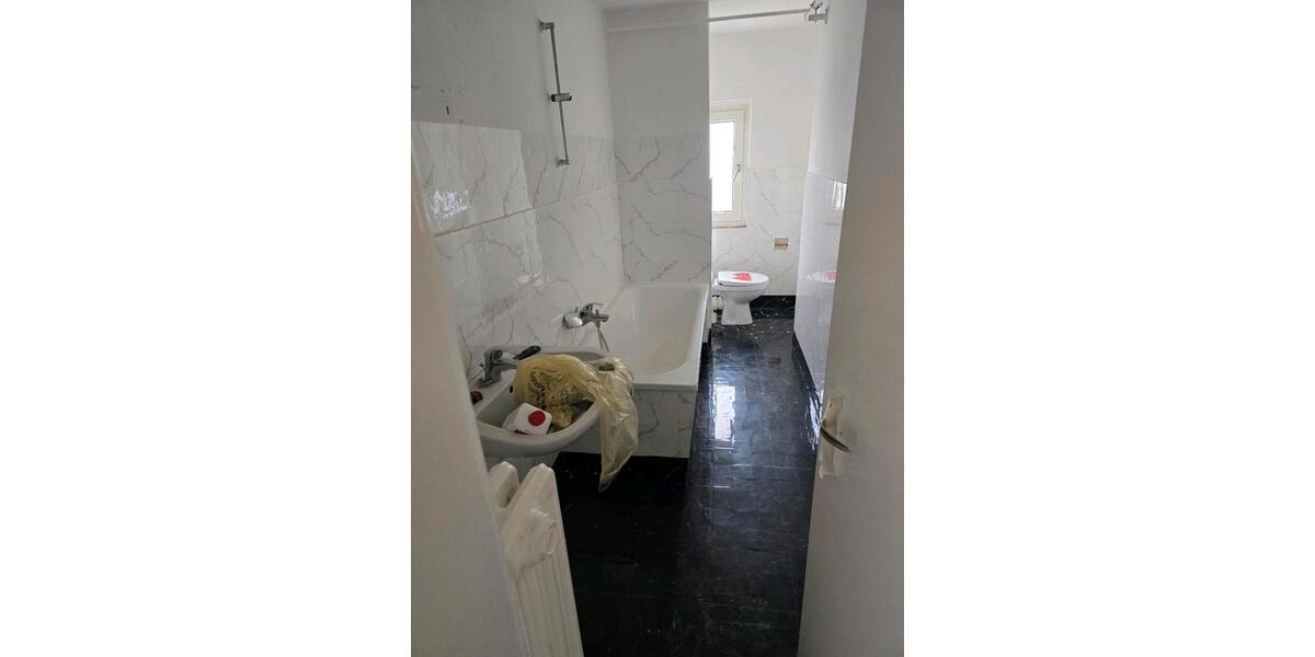 Dachgeschoßwohnung Borken (Hessen) - 3 Zimmer, 65 m&sup2;, 900&euro; | Angebot:24839382