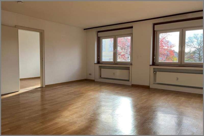 Große, helle 4-Zimmer-Wohnung im 1.OG mit Balkon zentral in Achern 4 zimmer