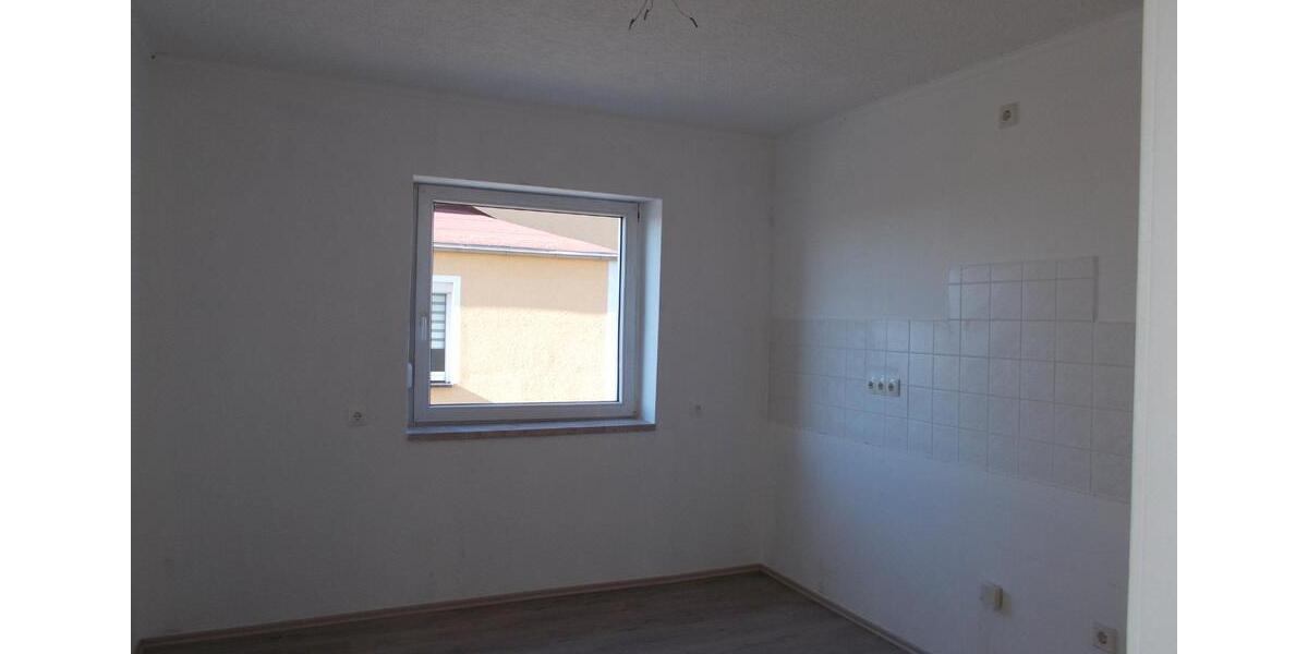 Erdgeschoßwohnung Limbach-Oberfrohna Oberfrohna - 3 Zimmer, 55 m&sup2;, 280&euro; | Angebot:26091352