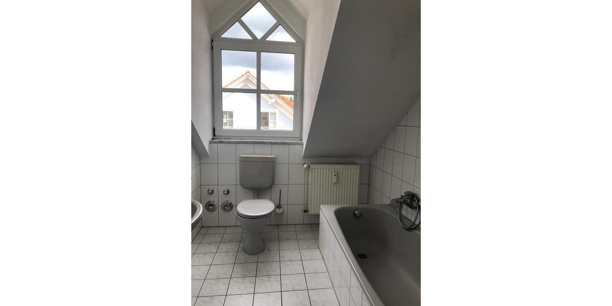 Dachgeschoßwohnung Ruhstorf an der Rott - 2 Zimmer, 49 m&sup2;, 750&euro; | Angebot:24648810