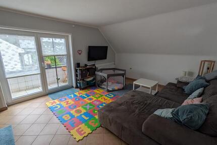Sonnige Dachgeschoßwohnung mit herrlichem Ausblick ins Grüne