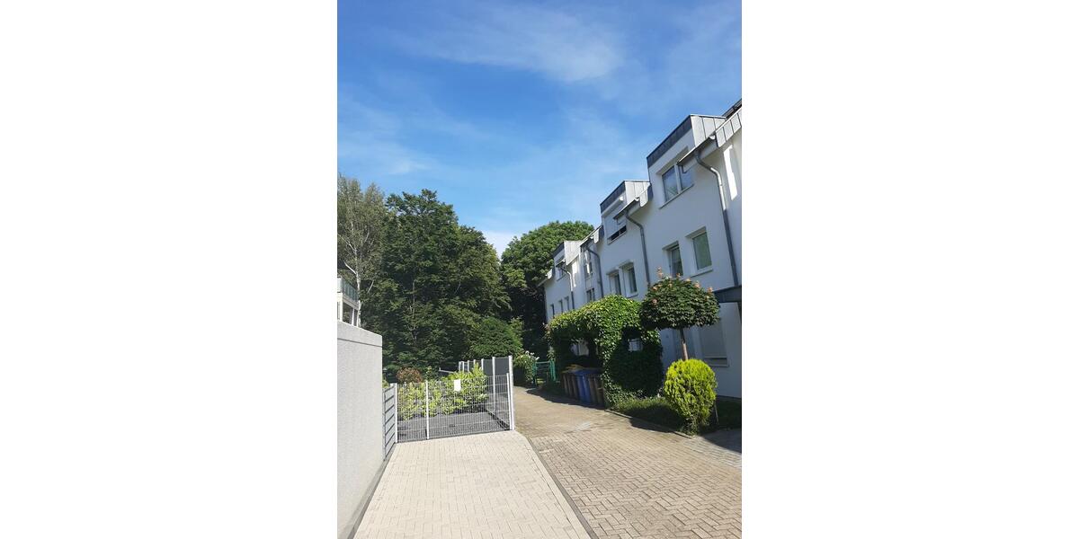 3-Zimmer Maisonette-Wohnung mit Balkon und Tiefgarade in Rölsdor zimmer
