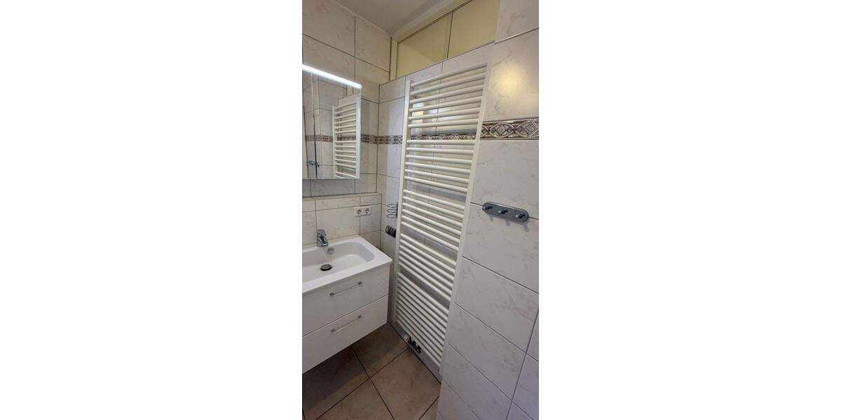 4,5-Zimmer-Wohnung Halbhöhenlage von Stuttgart, Renoviert, EBK, 2XBalkon, Stellplatz, u.m.v. 4 zimmer