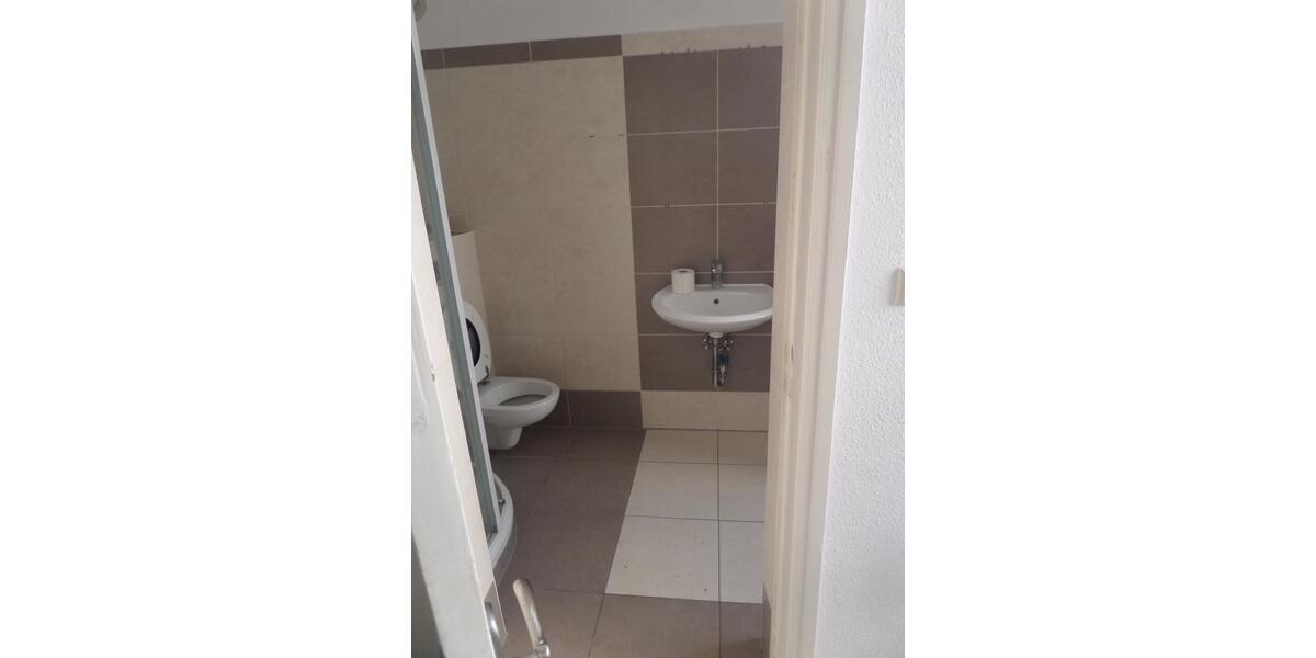 Etagenwohnung Malchin - 2 Zimmer, 75 m&sup2;, 410&euro; | Angebot:23443186