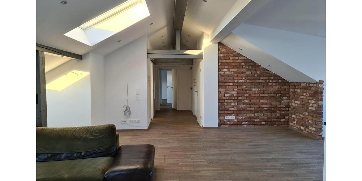 Dachgeschoßwohnung Stuttgart Stuttgart-Ost - 3.5 Zimmer, 96 m&sup2;, 1.600&euro; | Angebot:26641216