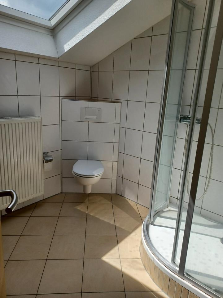 Wohnung DG 75qm zu vermieten