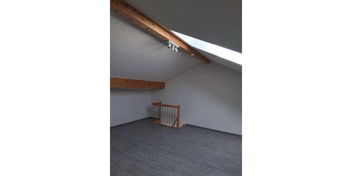 Maisonettenwohnung Brackenheim - 2.5 Zimmer, 104 m&sup2;, 1.210&euro; | Angebot:26611955
