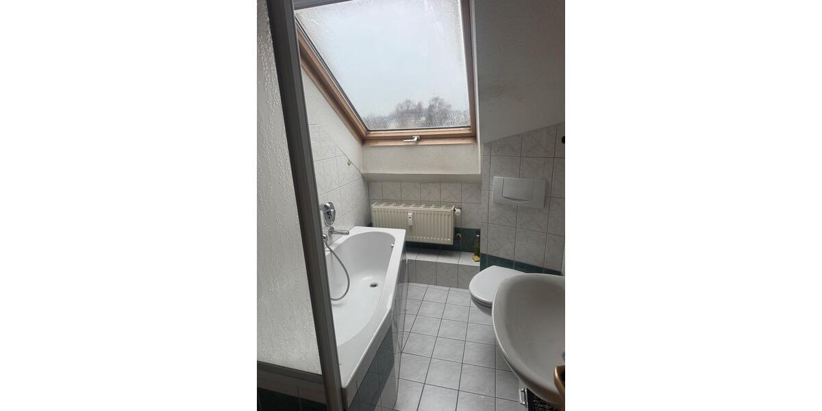 Dachgeschoßwohnung Issigau - 3 Zimmer, 95 m&sup2;, 650&euro; | Angebot:25935704