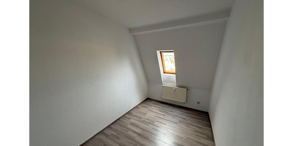 Tolle 3-Raum-DG-Wohnung mit herrlichem Blick über Greiz 3 zimmer