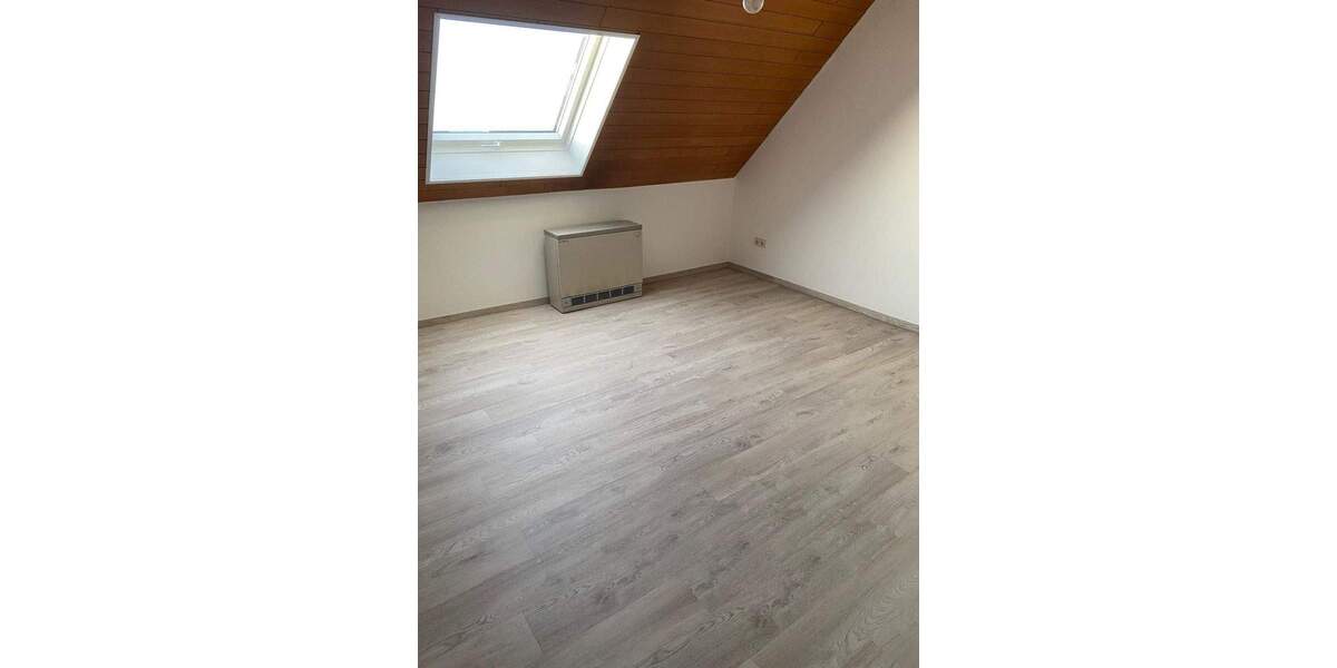 Etagenwohnung Erlangen Hüttendorf - 3 Zimmer, 85 m&sup2;, 850&euro; | Angebot:24632664