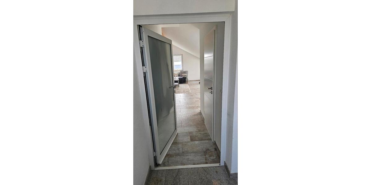 Dachgeschoßwohnung Heusweiler - 3 Zimmer, 117 m&sup2;, 950&euro; | Angebot:26180340