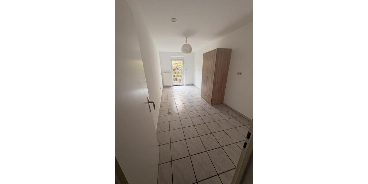 Reihenhaus Ludwigshafen am Rhein Rheingönheim - 11 Zimmer, 245 m&sup2;, 2.900&euro; | Angebot:25980402