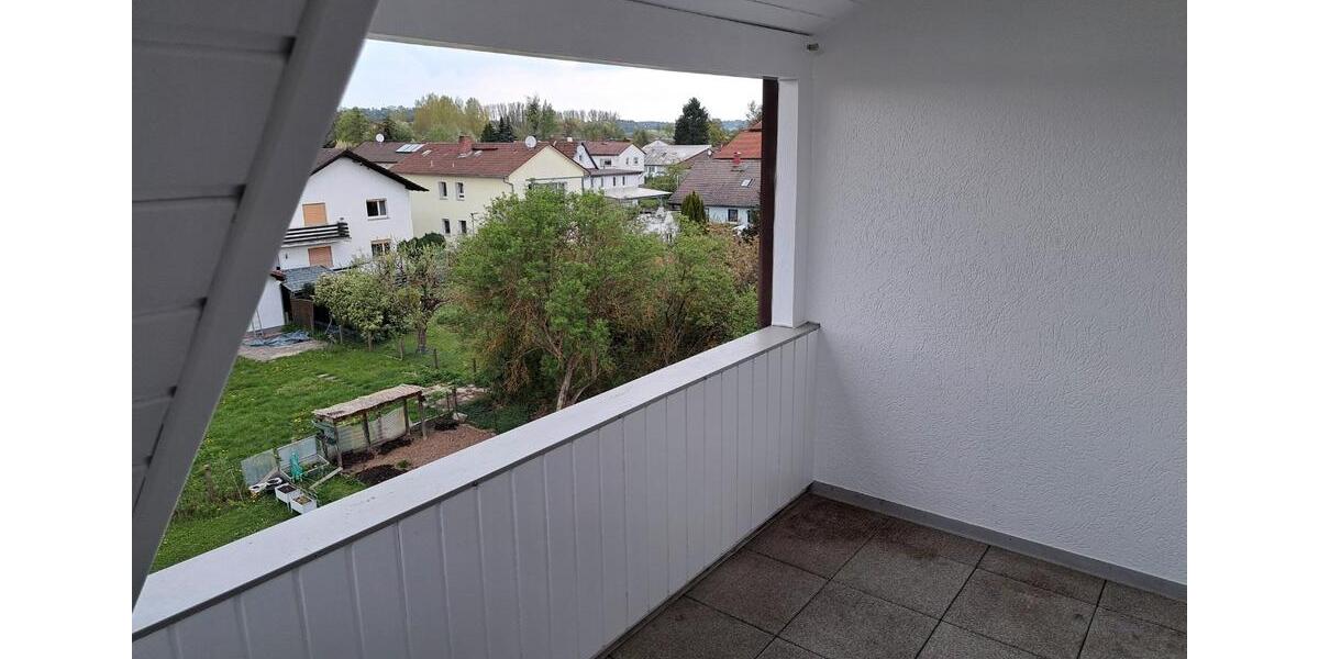 Dachgeschoßwohnung Nidda - 3 Zimmer, 82 m&sup2;, 700&euro; | Angebot:26262293