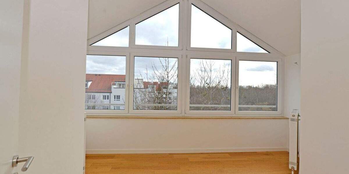 Etagenwohnung München Bogenhausen - 4 Zimmer, 115 m&sup2;, 2.490&euro; | Angebot:25748010