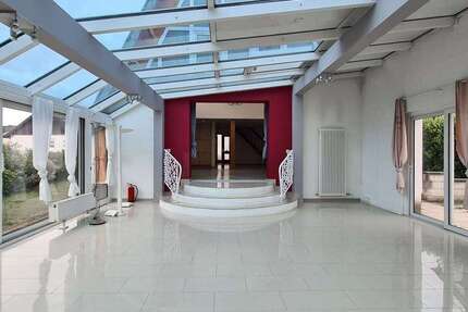 Haus Steinwenden - 4 Zimmer, 175 m&sup2;, 1.330&euro; | Angebot:27285554