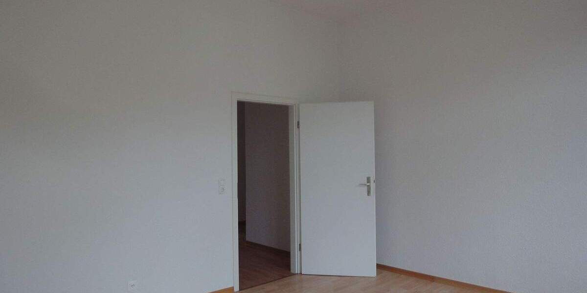 Etagenwohnung Dessau-Roßlau Innenstadt - 4 Zimmer, 121 m&sup2;, 800&euro; | Angebot:25926545