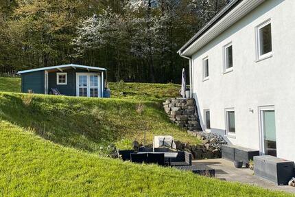 Idyllisch gelegene helle 2 Zimmer Wohnung mit Terrasse 2 zimmer