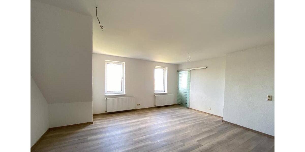 Etagenwohnung Naumburg (Saale) - 4 Zimmer, 90 m&sup2;, 600&euro; | Angebot:24705002