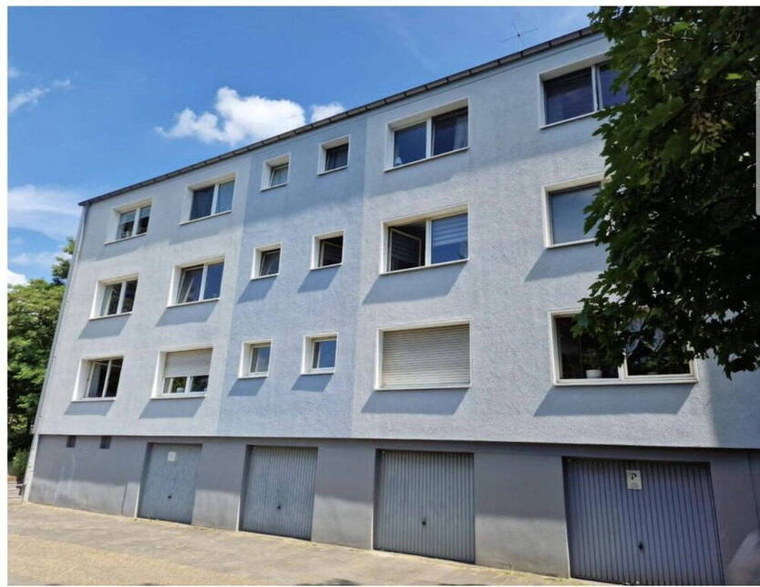 Frisch renovierte 3-Zimmer Wohnung mit Garage