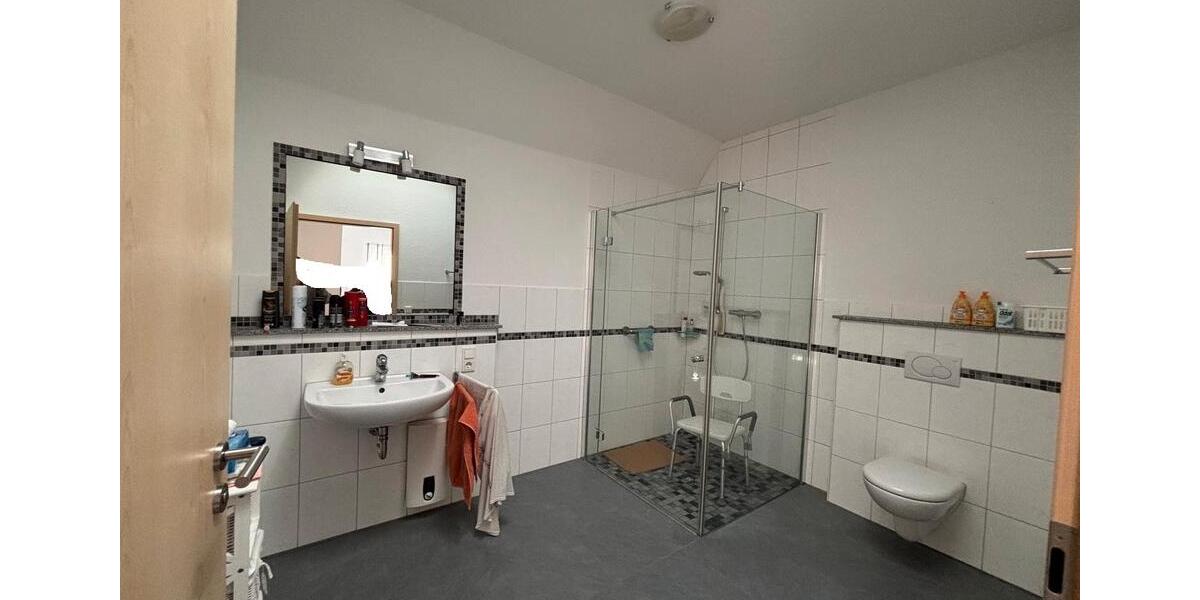 Dachgeschoßwohnung Reichshof - 2 Zimmer, 84 m&sup2;, 710&euro; | Angebot:26233344