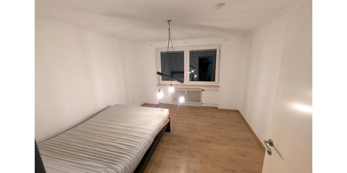 Etagenwohnung Altdorf - 16 Zimmer, 85 m&sup2;, 600&euro; | Angebot:25144593