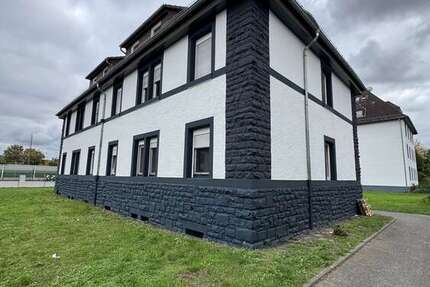 Wohnung zum Mieten in Bischofsheim 900 € 75 m² 4 zimmer