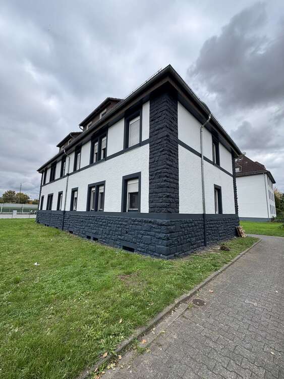 Wohnung zum Mieten in Bischofsheim 900 € 75 m² 4 zimmer