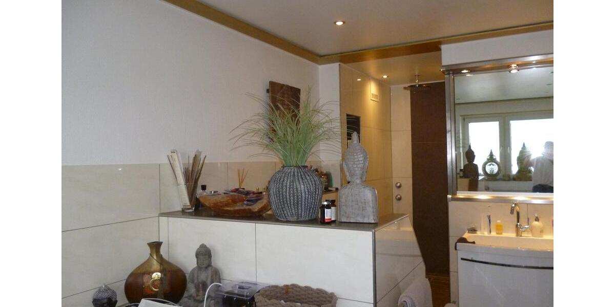 Etagenwohnung Mönchengladbach Ost - 2 Zimmer, 170 m&sup2;, 1.200&euro; | Angebot:24849031