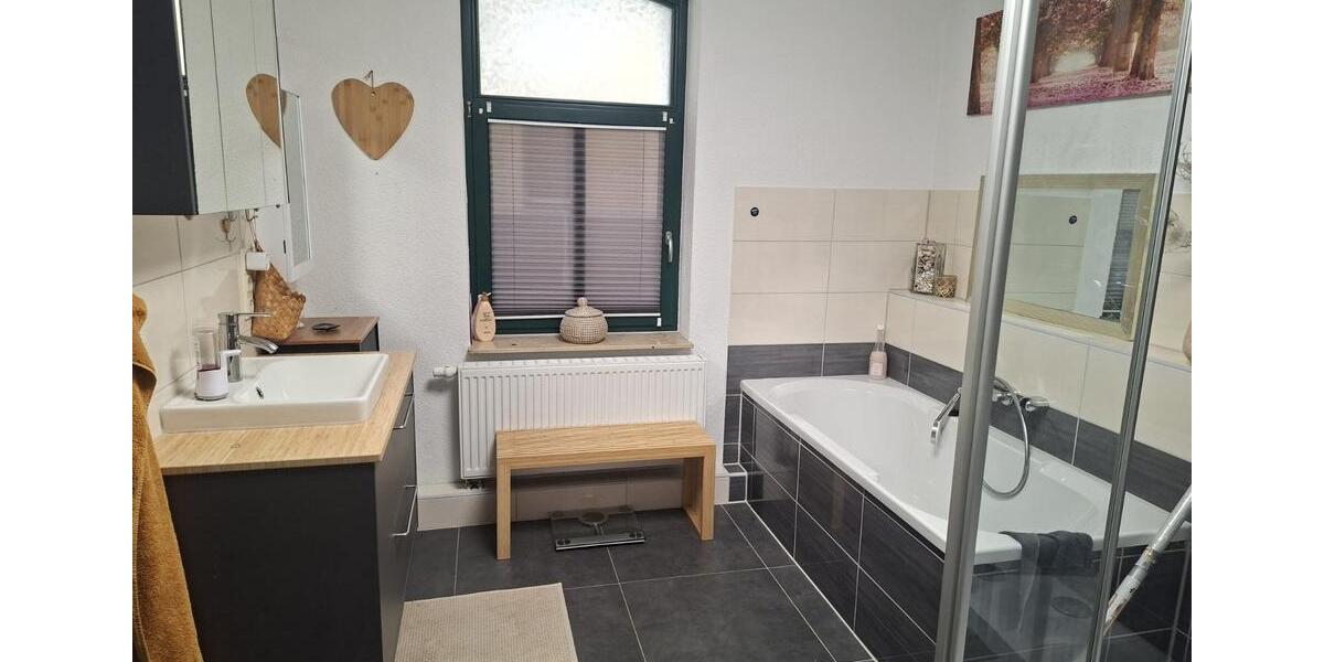 ***RESERVIERT*** 96m² | 4-Raum Wohnung | Mietwohnung | EBK Küche | Kamin | Balkon | Parken | Keller 4 zimmer