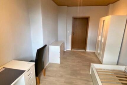 Wohnen auf Zeit Hof Altstadt - 3 Zimmer, 172 m&sup2;, 375&euro; | Angebot:26377985
