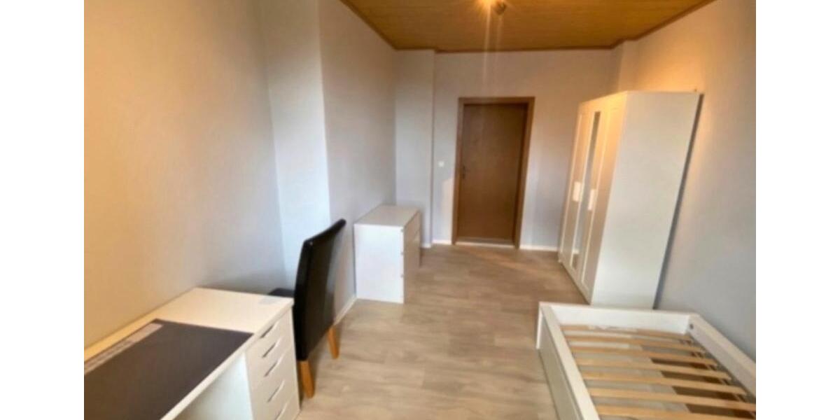 Wohnen auf Zeit Hof Altstadt - 3 Zimmer, 172 m&sup2;, 375&euro; | Angebot:26377985