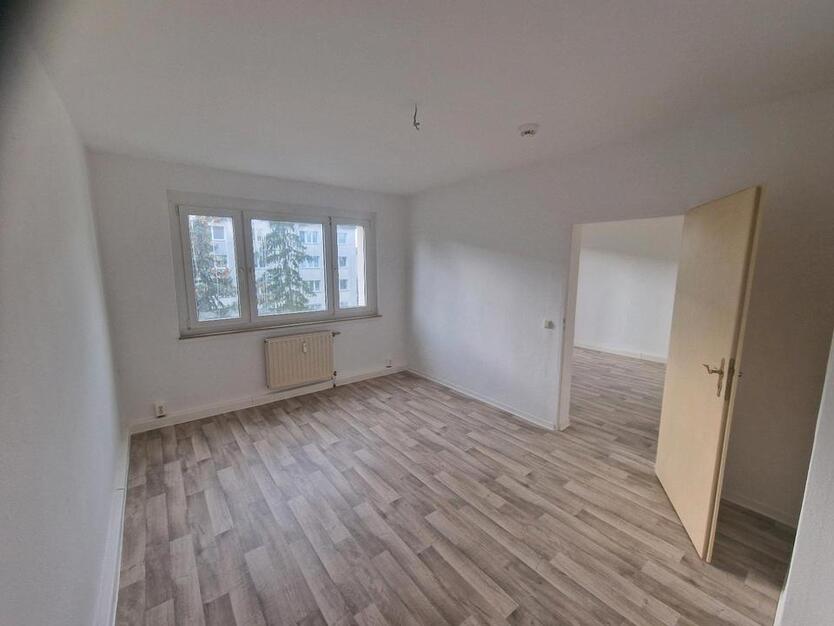2 Raum Wohnung in Weißenfels West mit Balkon zu vermieten