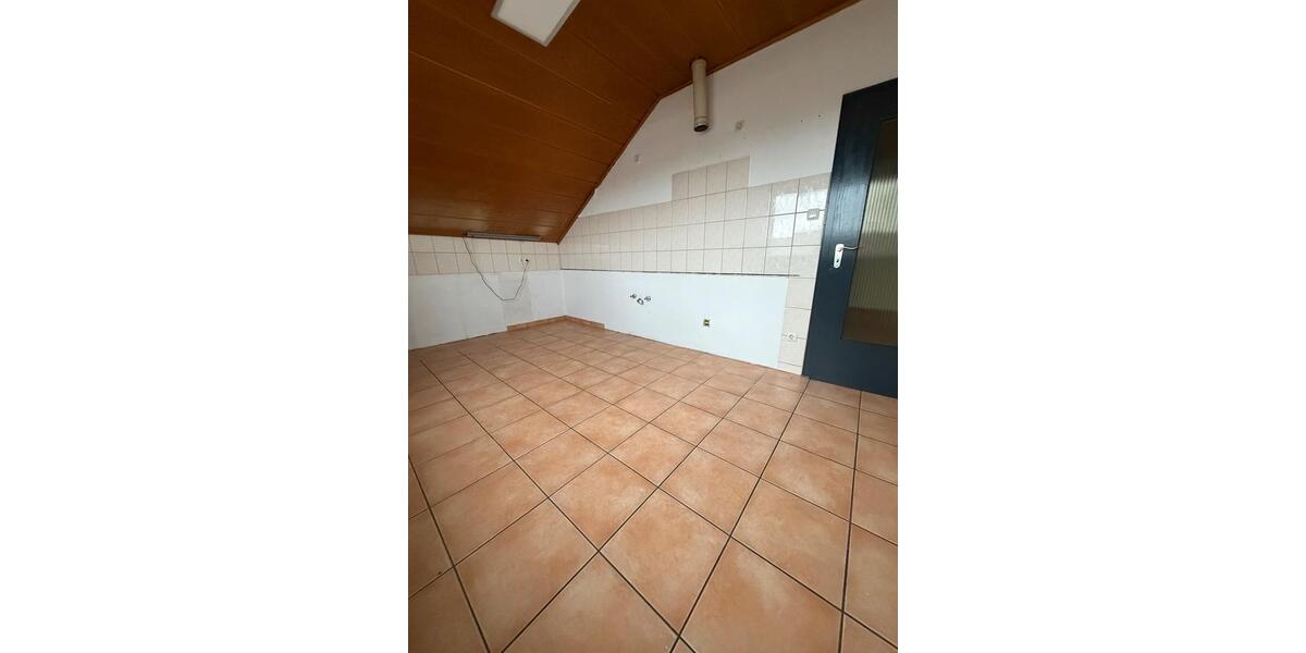 Etagenwohnung Duisburg Rheinhausen - 3 Zimmer, 93 m&sup2;, 1.300&euro; | Angebot:26696745