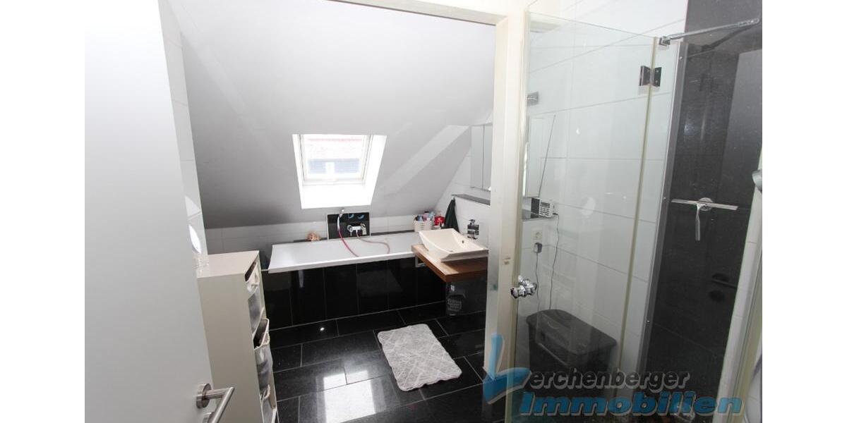 Dachgeschoßwohnung Plattling - 2.5 Zimmer, 86 m&sup2;, 650&euro; | Angebot:24784164