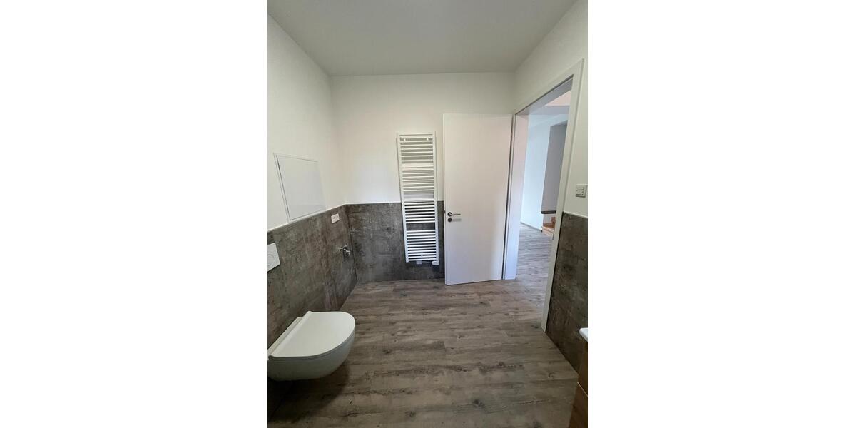 Erdgeschoßwohnung Kirchhain - 3 Zimmer, 75 m&sup2;, 1.043&euro; | Angebot:25932489