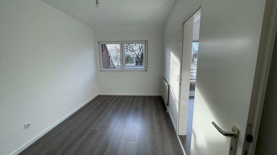 Dachgeschoßwohnung Bremen Häfen - 2.5 Zimmer, 54 m&sup2;, 650&euro; | Angebot:25865092