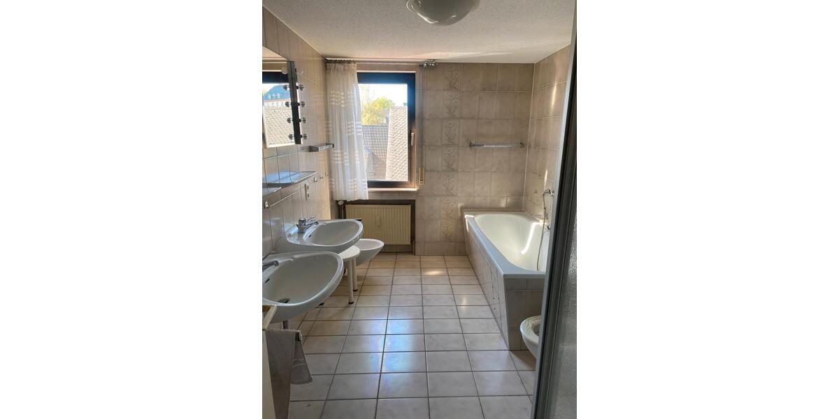 Etagenwohnung Olpe - 4 Zimmer, 165 m&sup2;, 1.485&euro; | Angebot:26517464