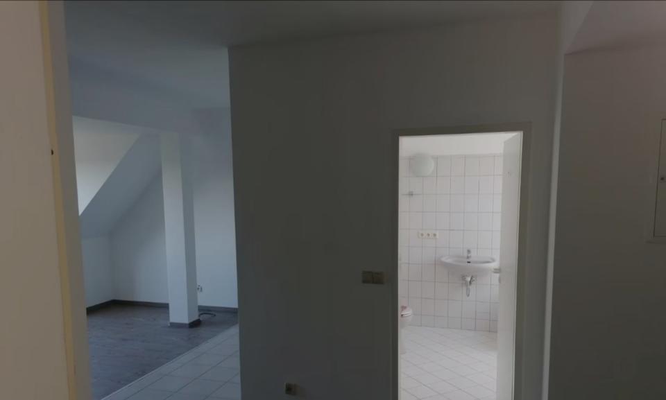 Dachgeschoßwohnung Naumburg (Saale) - 1 Zimmer, 43 m&sup2;, 280&euro; | Angebot:24737639