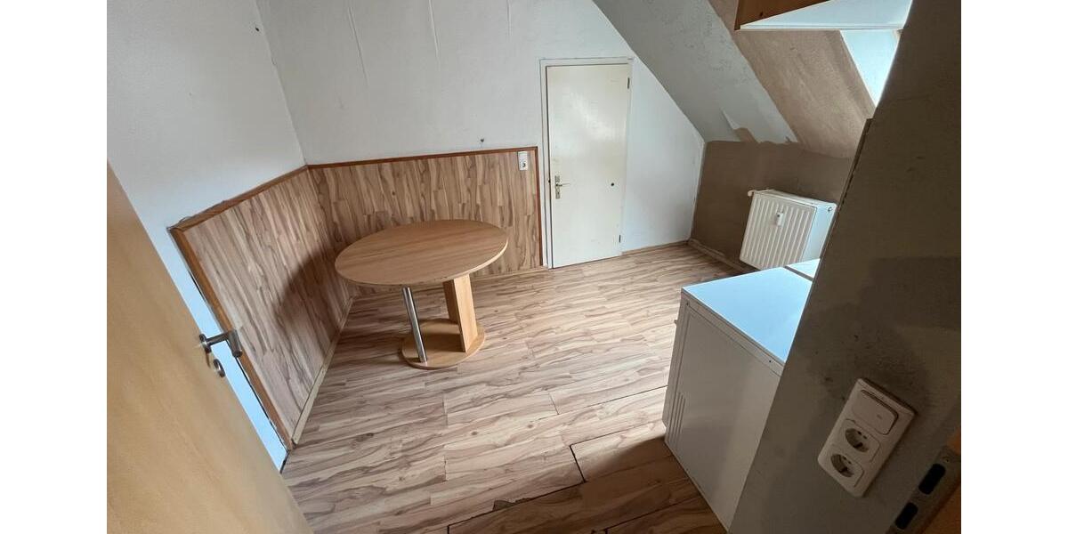 Dachgeschoßwohnung Lennestadt - 1 Zimmer, 60 m&sup2;, 400&euro; | Angebot:25784070