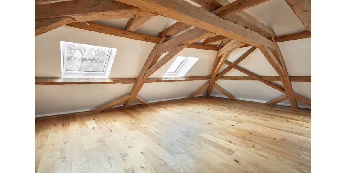 Dachgeschoßwohnung Weilheim - 4 Zimmer, 139 m&sup2;, 1.540&euro; | Angebot:26012944