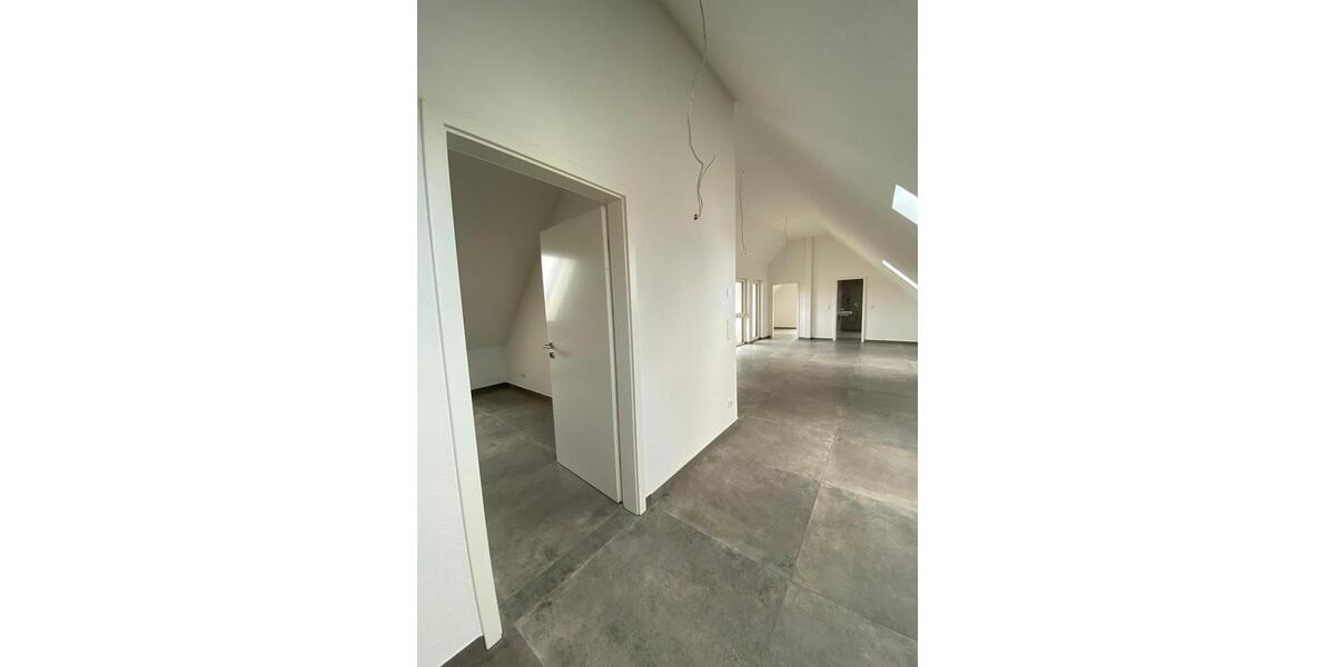 Dachgeschoßwohnung Elsenfeld - 3 Zimmer, 82 m&sup2;, 1.200&euro; | Angebot:24440440