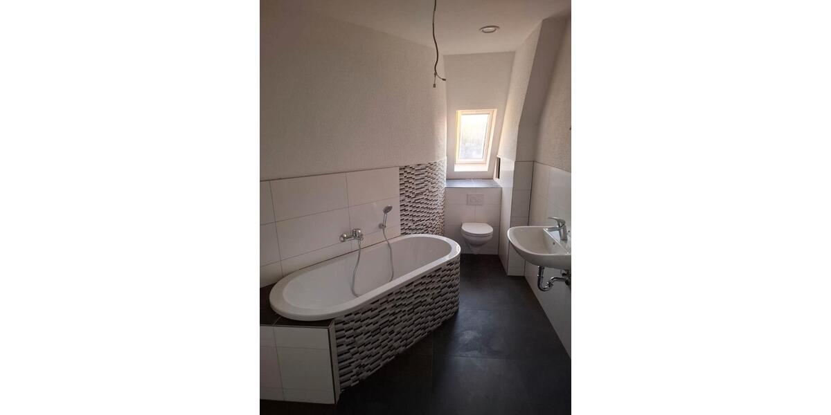 Etagenwohnung Riesa - 4 Zimmer, 119 m&sup2;, 860&euro; | Angebot:26493532