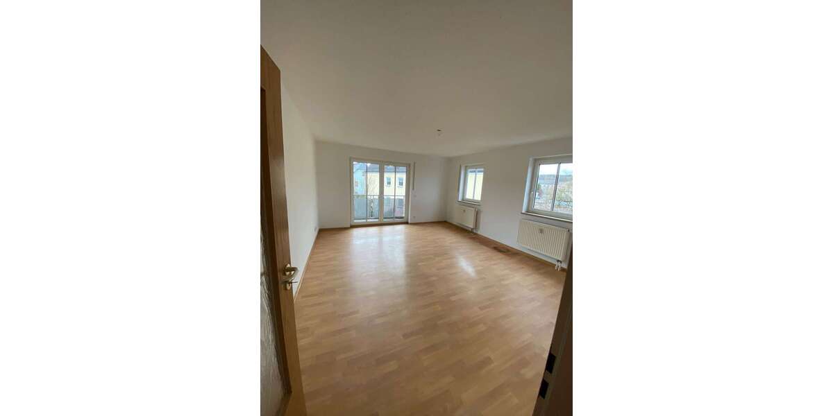 Etagenwohnung Flöha - 2 Zimmer, 63 m&sup2;, 375&euro; | Angebot:27199203